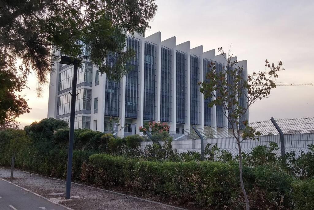 Studio In Herzliya, Near Idc & Park Exterior foto